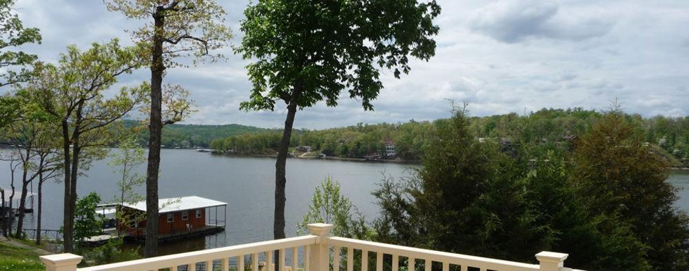 Wilsons On The Lake Hotel Camdenton Exterior photo